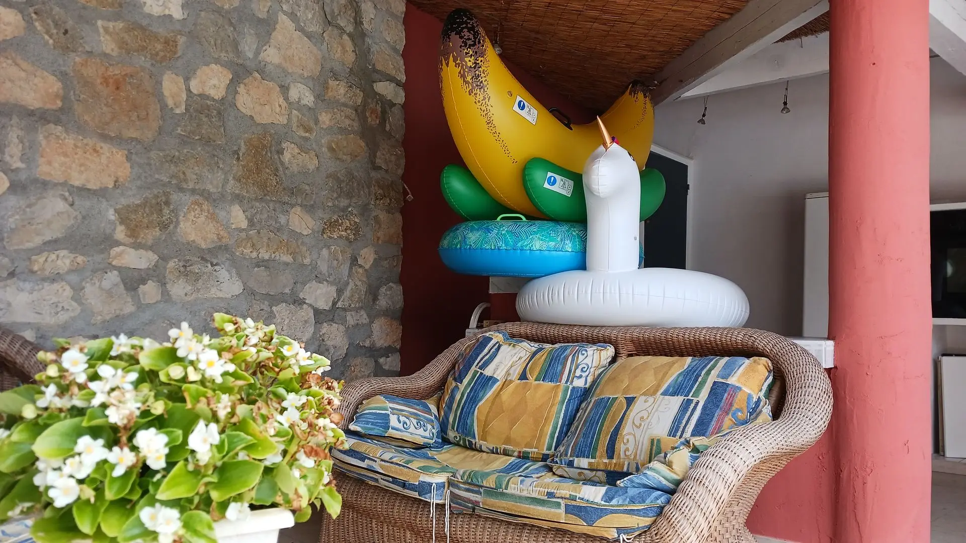 Le Clos MarcAni - pool house