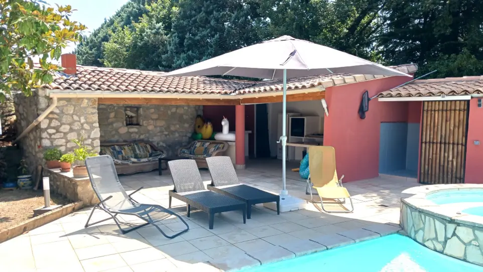 Le Clos MarcAni - pool house